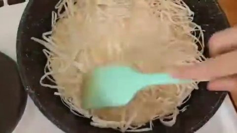 ӨТЕ ОҢАЙ, ТЕЗ ДАЙЫНДАЛАТЫН ДӘМДІ ТАҢҒЫ АС #ленивая пицца #пиццабезраскаткитеста #излаваша #завтрак