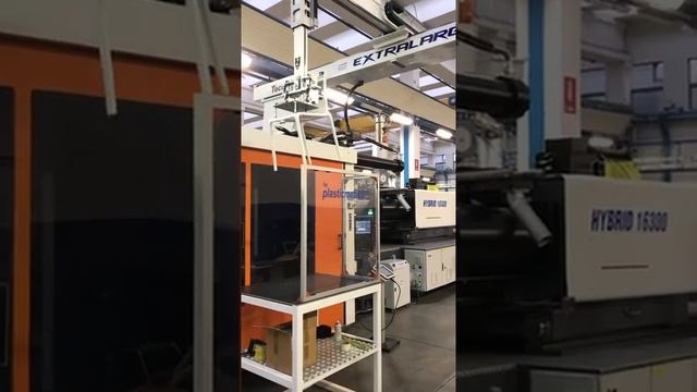 Производство дизайнерского пластикового стула