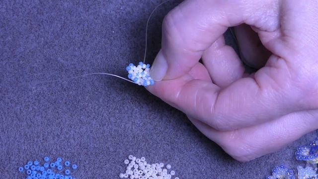 Tutorial: Beaded Flower. Цветочек из бисера. смотреть онлайн