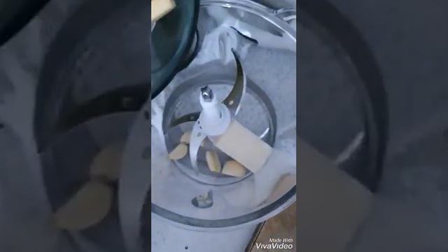 Очень вкусный соус. Из трёх видов сыра с добавлением чеснока. смотреть онлайн