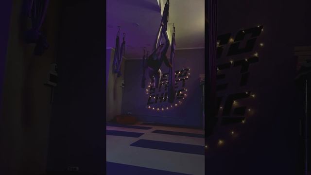 Аэростретчинг, Танец на воздушном гамаке / Flydance #аэростретчинг #воздушнаягимнастика