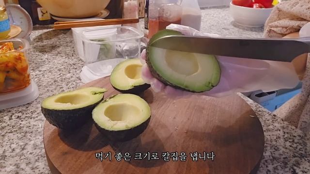 일본 도쿄 브이로그 l 마트 장보고 출근길에 편의점 쇼핑, 5가지 반찬 만들고 쿠즈키리 먹는 일상
