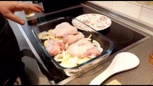 Куриные ножки с картошкой и луком в духовке