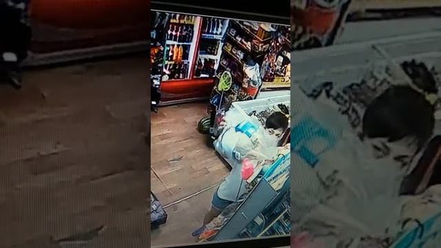 Помогите опознать двух милых девушек, воруют в магазине смотреть онлайн