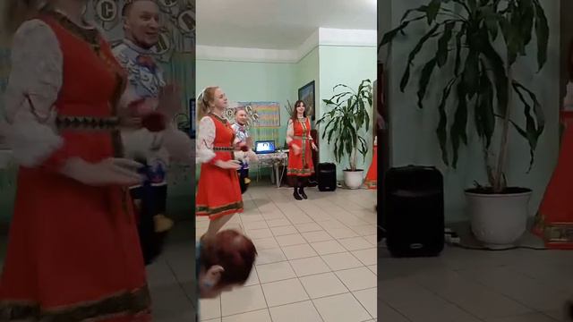 С праздником, девочки! #любимаяработа #разгуляй #8марта #танцы смотреть онлайн