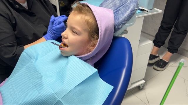 Ульяна пошла к стоматологу, чтобы сделать пластинку на зубы смотреть онлайн