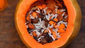 Тыква с сухофруктами в горшочке