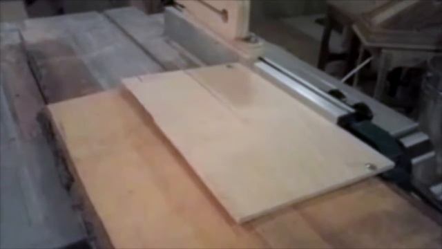 Как сделать из необрезной доски обрезную или распилить доску под необходимым углом смотреть онлайн