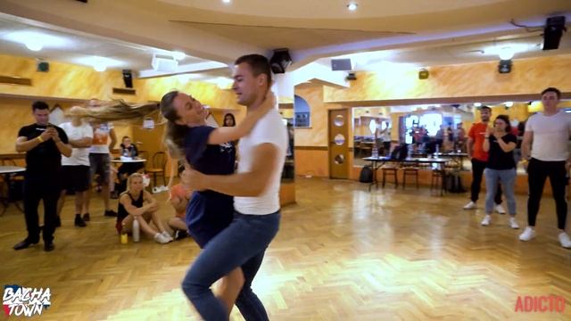 Andrea & Silvia / "Let Me Love You" / Adicto Berlin Bachata Festival 2022 смотреть онлайн