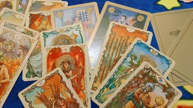Таро состоится встреча. Таро карта дом. таро мультфильм. консультации на картах таро.