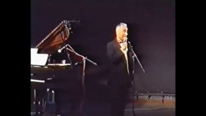 поёт Юрий Гарин