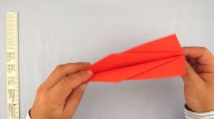 Летучая мышь из бумаги, которая летает как самолетик оригами.