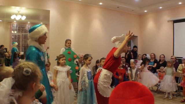 детский новогодний праздник в Жирафе смотреть онлайн