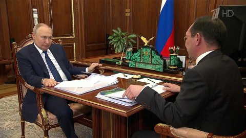 Новые рабочие места и поддержка людей в центре внимания президента на встрече с главой Якутии