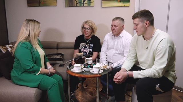 Дома лучше// Спорт - всему голова: дома лучше с семьёй Галеевых