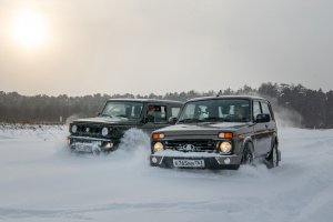 Схватка легенд: Нива против Suzuki Jimny.