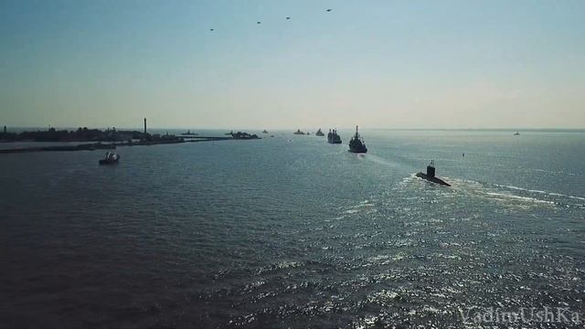 АЭРОСЪЁМКА ? ВОЕННО-МОРСКОЙ ФЛОТ РОССИИ. ДЕНЬ ВМФ смотреть онлайн