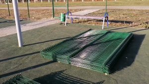 Обновление тренажерной площадки. Доброе дело сельчан. Сделали ограду вокруг тренажерной площадки.