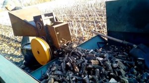 Измельчитель веток с двигателем от мотоблока.