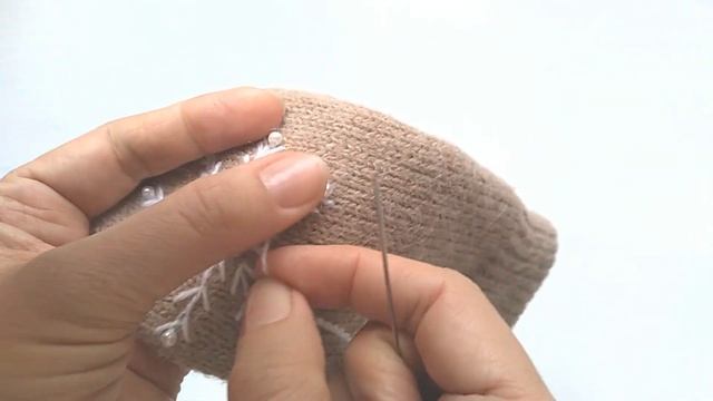 Как украсить варежки. How To Decorate Mittens.
