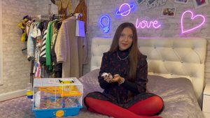 Мой ХОМЯК сошёл с ума!???СБЕЖАЛ? Покупаю собакам новогодние костюмы?
#хомяк #зоопокупки