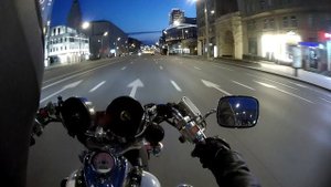 Что может быть лучше встречи рассвета за рулем мотоцикла? Очень красивые виды ночной Москвы.