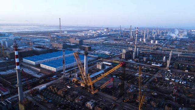 Тяжелый гусеничный кран с решетчатой стрелой XCMG XGC88000 смотреть онлайн