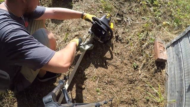 КУПИЛИ ЗАБРОШЕННЫЙ УЧАСТОК, начинаем делать крышу смотреть онлайн