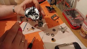 Разбираем Мултипликатор Abu Garcia Revo Toro 51HS (Чиним Кнопку)