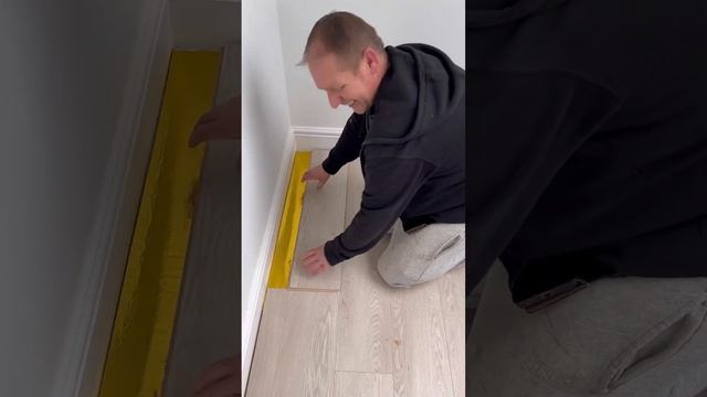 How to cut a strip in for laminate flooring