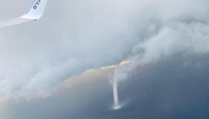 Водяной смерч прошелся по аэропорту Рима
#Italy #Rome #waterspout
