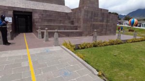 Mitad del mundo. Комплекс который находится на экваторе, в 21 км от Кито.