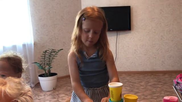 Готовим еду пупсам из Play-Doh.Cooking food for the dolls Play-Doh смотреть онлайн