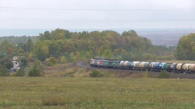 Тепловоз 2ТЭ10М-2218+2ТЭ10М-3278 с наливным поездом. 30.09.17. смотреть онлайн