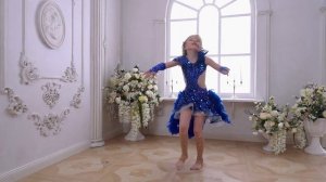 Восточный танец от семилетней чемпионки мира! Видео для девочек. Грация, пластика и большой спорт))