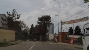 Обзор района Бытха в Сочи. Улица Бытха. Дорога по району Бытха в Сочи.