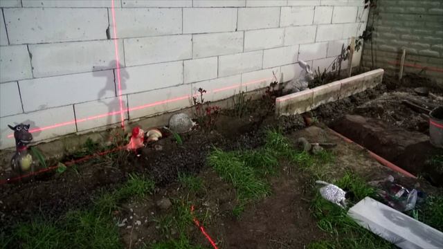Установка бордюров с помощью лазерного уровня. Планировка площадки под Каркасный Бассейн Intex