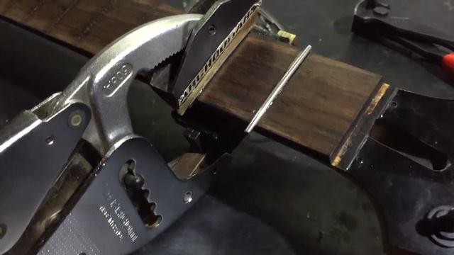 FRETWORKS - Ibanez Gio RG using Jescar Stainless Steel Frets - Part 3 смотреть онлайн
