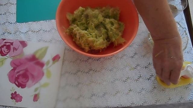 Мясные котлеты с кабачком . Нежные и сочные.