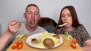 МУКБАНГ КАРТОФЕЛЬНОЕ ПЮРЕ КОТЛЕТЫ готовим сами домашняя еда ответы на вопросы MUKBANG MASHEDPOTATOE
