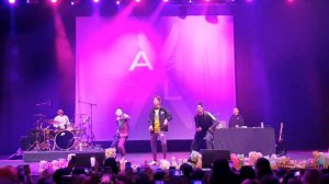 Amber Liu - Countdown (TOUR X Los Angeles 02/21/2020 The Wiltern)