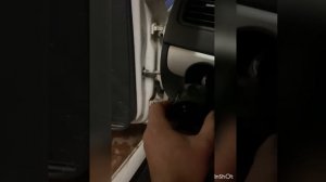 Перетяжка серебристых накладок салона (дверных карт,вставки над бардачком и включателя света)Jetta