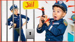 Pretend play police and jail with papa and mama