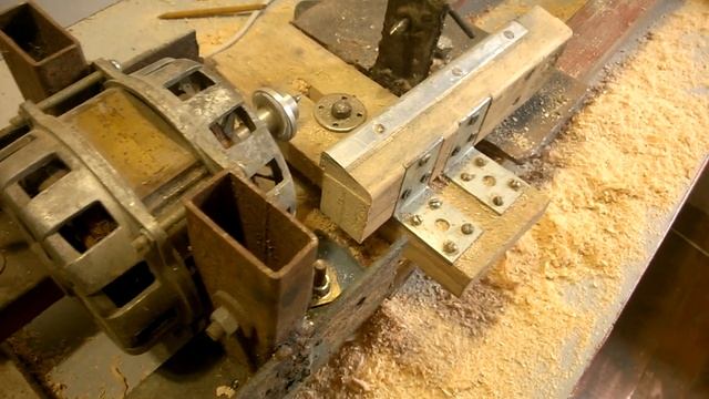 Токарный станок по дереву своими руками. Как сделать простой токарный станок. смотреть онлайн