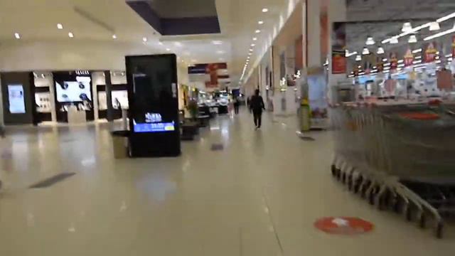 Одесса, очень длинный центр "Ривьера"#одесса #торговыйцентр #ривьера смотреть онлайн