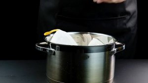 КАК растопить Мед? Чтобы он не потерял полезные свойства? Водяная баня. Легко и просто.