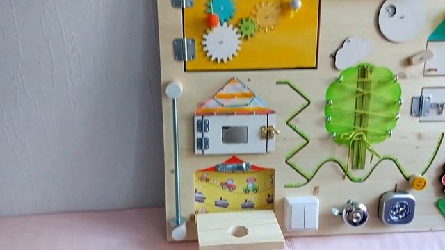 Бизиборд, развивающая игрушка для детей. Купить развивающую доску (доску с замочками ) СПб.
