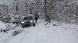 Паджеро 4.Порвали лебёдку на Паджеро! Ат зимой по снегу едет или нет???.SUV.