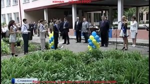 Порошенко на Последнем Звонке в Славянске : Дорогие Дети ! Особенно кто в вышиванках и шароварах !