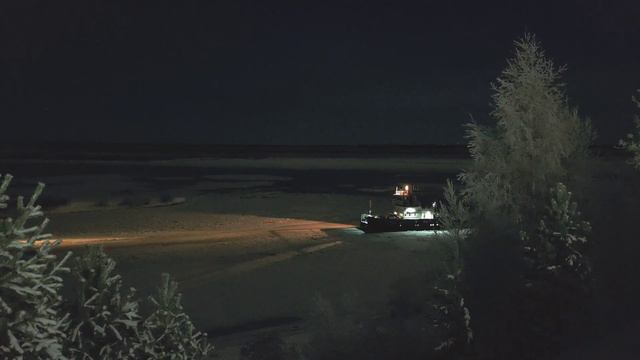 Пробиваются сквозь льды ночью | Окончание навигации смотреть онлайн